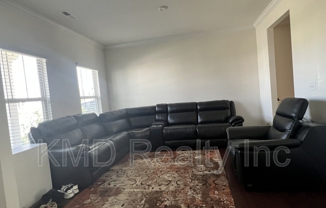 8411 FLINT HL DR