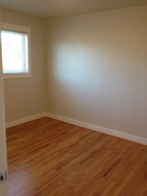 2 beds, 1 bath, 850 sqft, $1,875