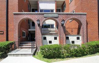 900 Midland Avenue