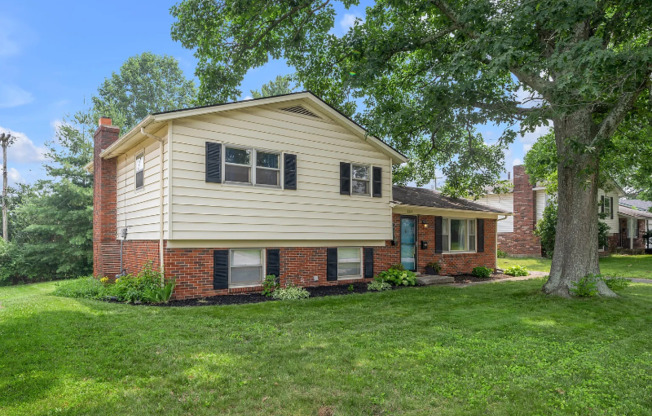 2212 AZALEA DR