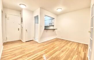 345 E 72 ST