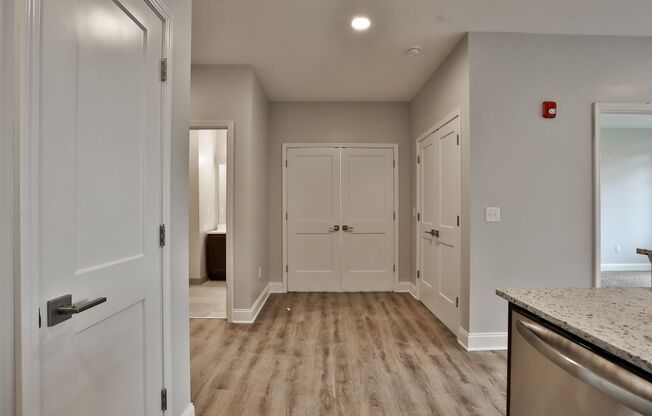 1 bed, 1 bath, 833 sqft, $1,650, Unit 203