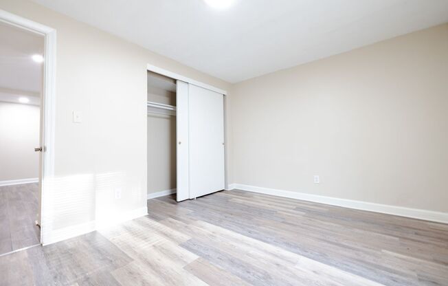 2 beds, 1 bath, $930, Unit Unit 1D