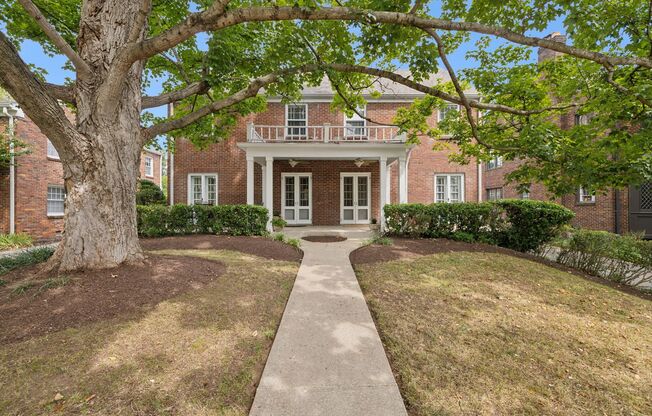 **BEAUTIFULLY MAINTAINED HISTORIC HOME IN COVETED CHEROKEE PARK NEIGHBORHOOD**