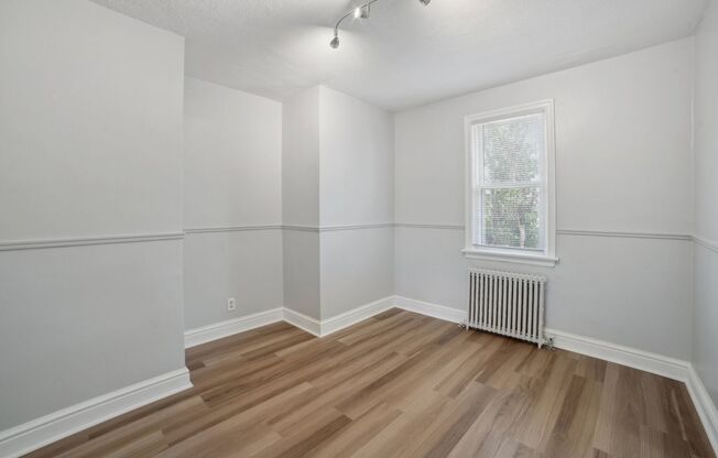 2 beds, 1 bath, 775 sqft, $1,060, Unit 656 Southcrest Court #3
