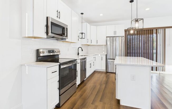 ***$250 off first month rent!! Stunning 3 Bedroom 2.5 Bathroom Home AVAILABLE NOW!