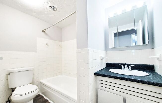 1 bed, 1 bath, 650 sqft, $999, Unit 202-C/F/P