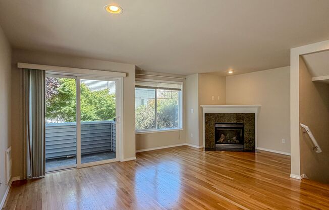 3bd/2bth North Green Lake Townhome, $3,150/mo.