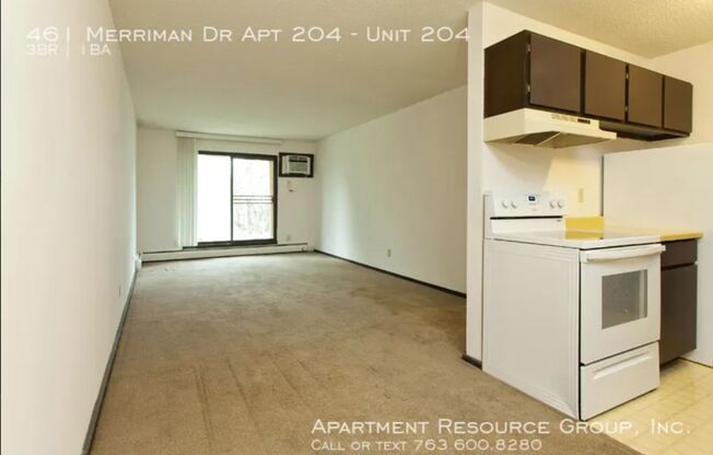 2 beds, 1 bath, 900 sqft, $995, Unit 106