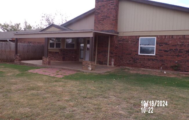 3 beds, 2 baths, $1,595