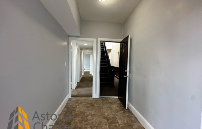2210 Roslyn Ave