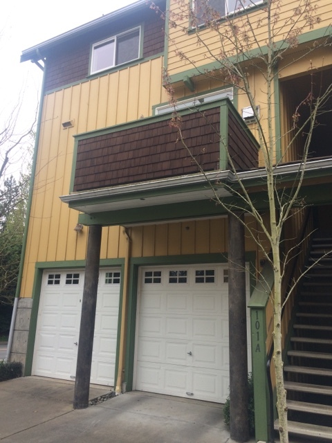 Courtyards Condominium unit in Town