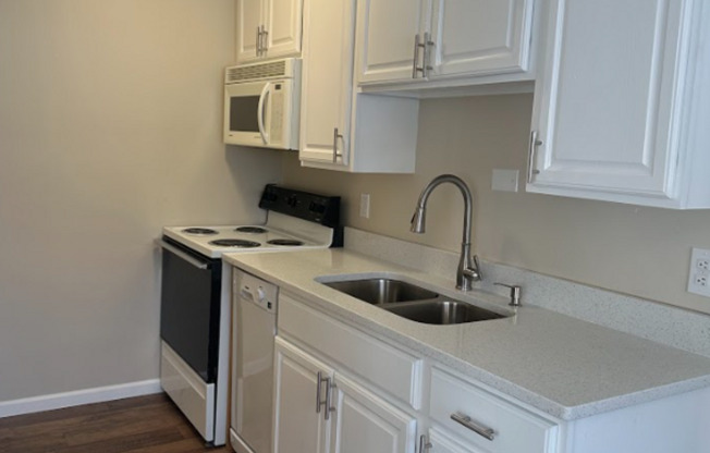 1 bed, 1 bath, 650 sqft, $1,265, Unit 1650-9