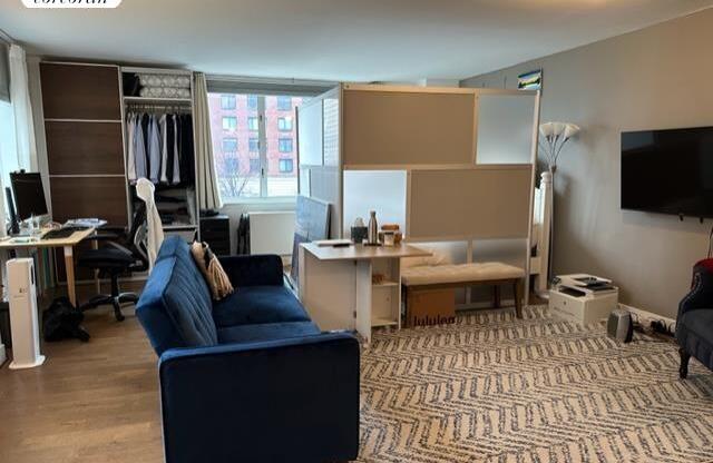 Studio, 1 bath, 613 sqft, $3,950, Unit 3F