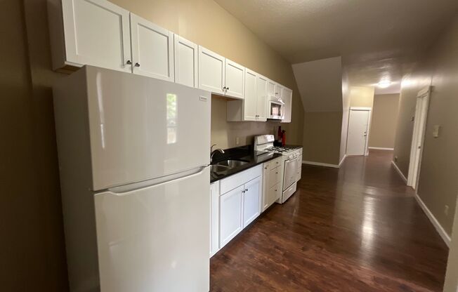 4 beds, 1 bath, 1,100 sqft, $1,495, Unit Unit 2