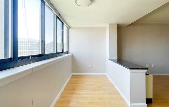 1 bed, 1 bath, 879 sqft, $3,750, Unit 11J