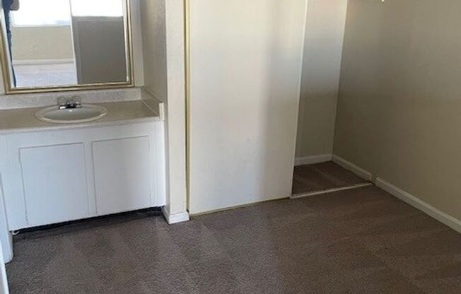 1 bed, 1 bath, $795, Unit # 95