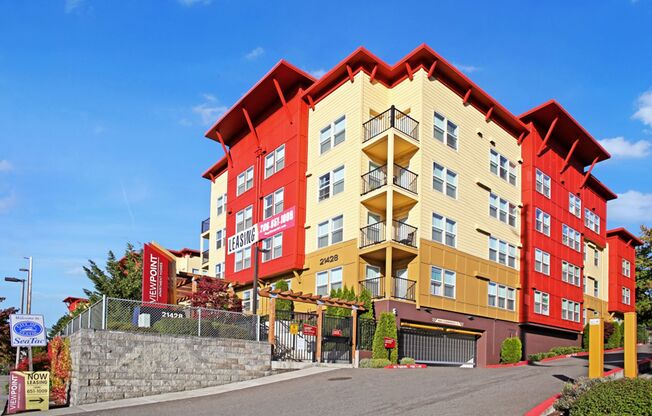 2 beds, 1 bath, 833 sqft, $2,195, Unit A207