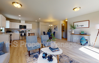 2513 E HELENA
