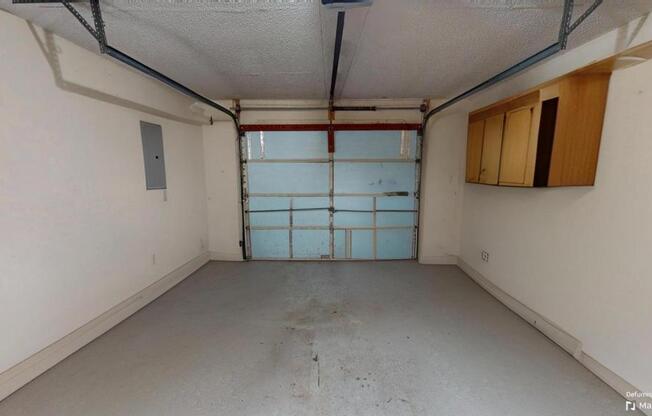 3 beds, 2 baths, 2,043 sqft, $1,700