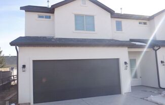 3 Bed - 2.5 Bath - Large Condo - 2 Car Garage