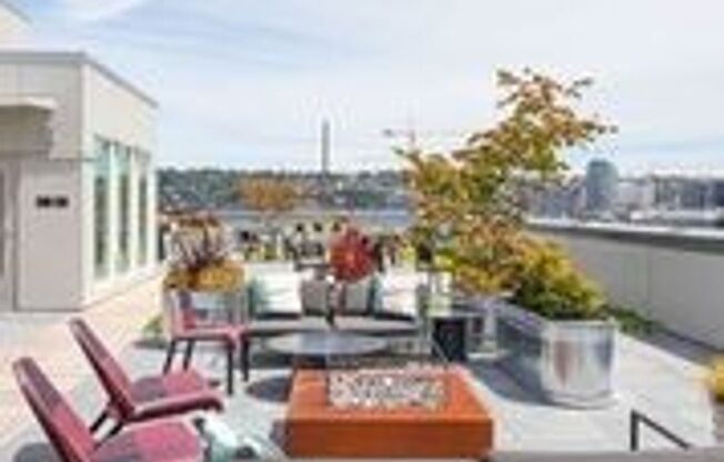 Studio, 1 bath, 254 sqft, $1,275, Unit 211