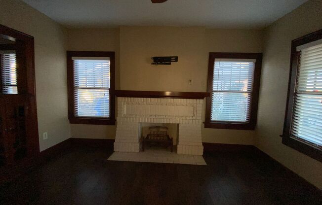 2 beds, 1 bath, $1,395