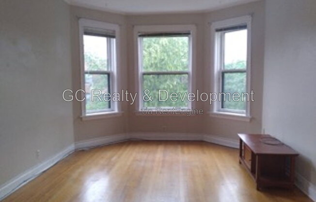 1306 W Cornelia Ave