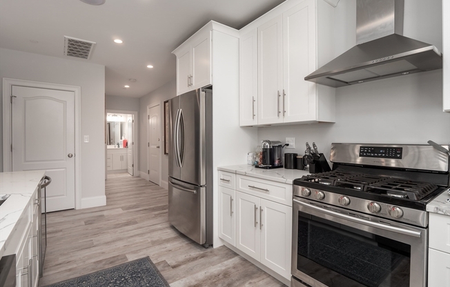 1 bed, 1.5 baths, 938 sqft, $4,300, Unit 16