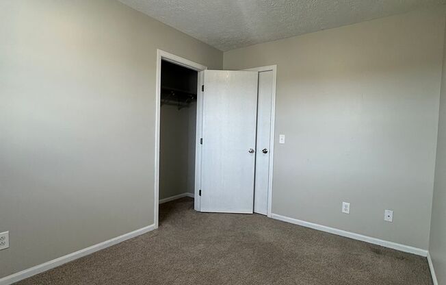 2 beds, 1 bath, 800 sqft, $925, Unit 773