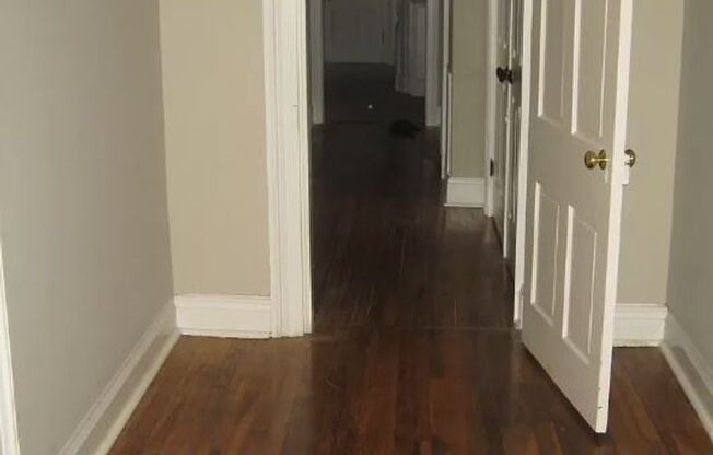 2 beds, 1 bath, $870, Unit Apt. 1