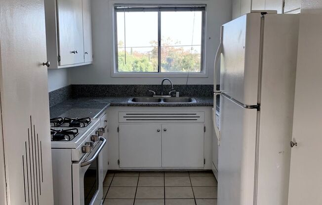 1 bed, 1 bath, $2,190, Unit 5