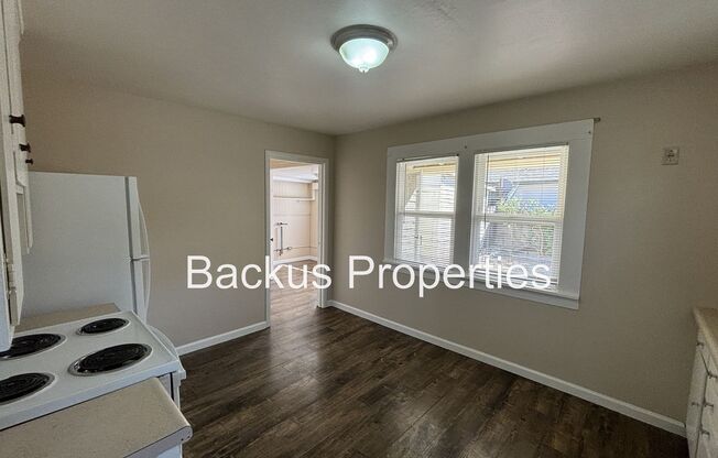 2 beds, 1 bath, 1,003 sqft, $2,600, Unit 136