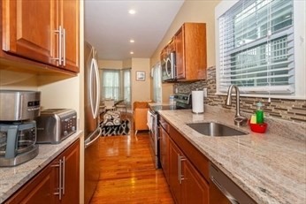 336 WESTERN AVE