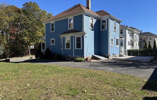 4 beds, 1.5 baths, 1,632 sqft, $3,800