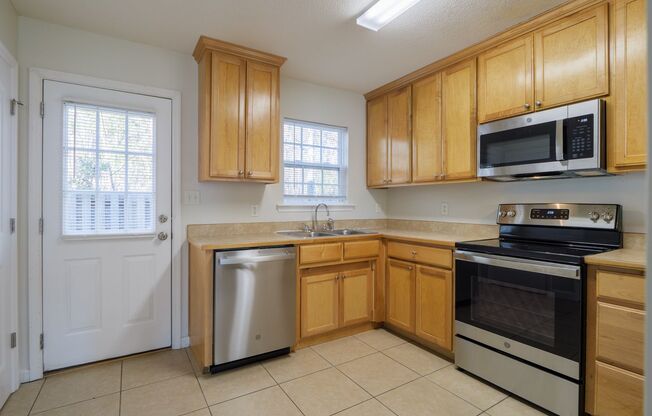 2 beds, 2.5 baths, 940 sqft, $995, Unit 745 - Apt G48