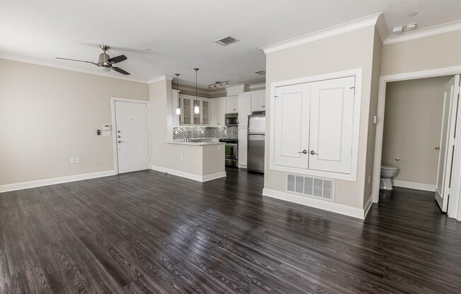4554 Glenwick Lane