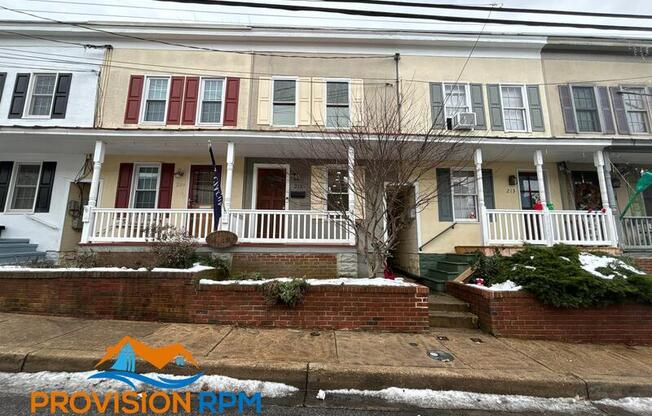 211 CLAY ST