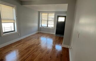 3 beds, 1 bath, 4,000 sqft, $3,464