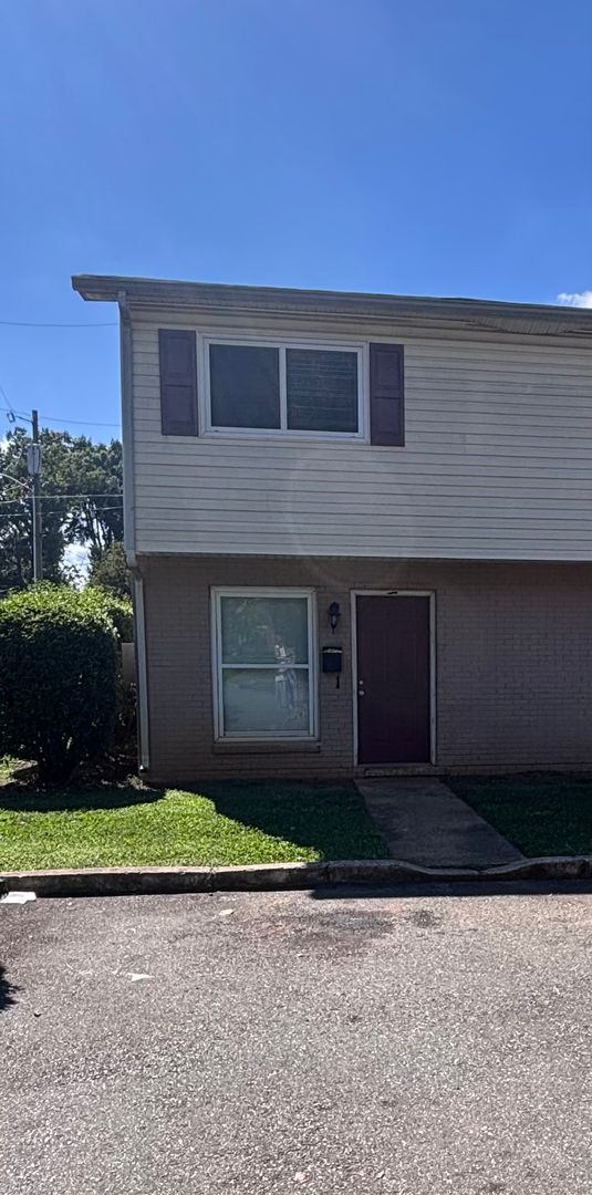 Rowan Street Apartments