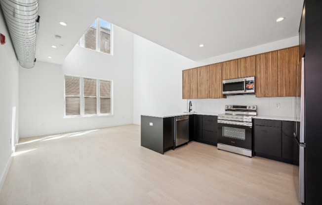 1653 N 6 ST