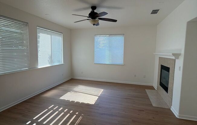 Corner Lot - 4 Bed 2 Bath !!