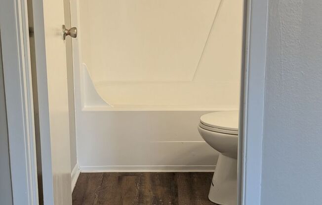 2 beds, 2 baths, 1,200 sqft, $1,350, Unit 90