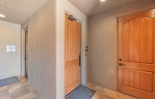 Beautiful 2-Bedroom Condo in Prime Scottsdale Location!