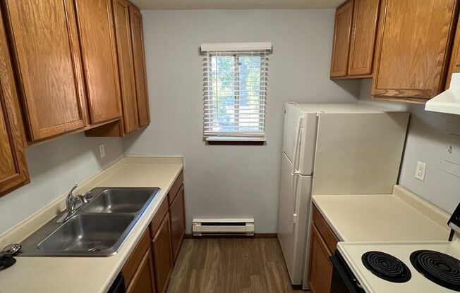 2 beds, 1 bath, 950 sqft, $1,365