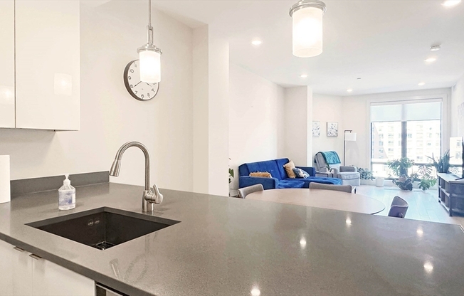1 bed, 1.5 baths, 914 sqft, $4,200, Unit 802