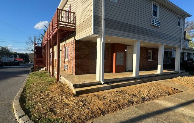 712 Lamont St.
