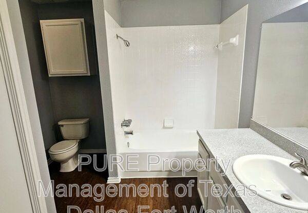 806 203 CASTLEGLEN DR