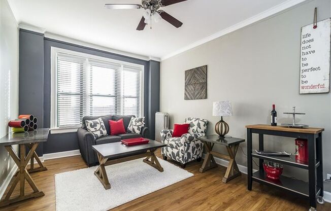 Stunning Large One Bedroom, Lake View, Elevator Building