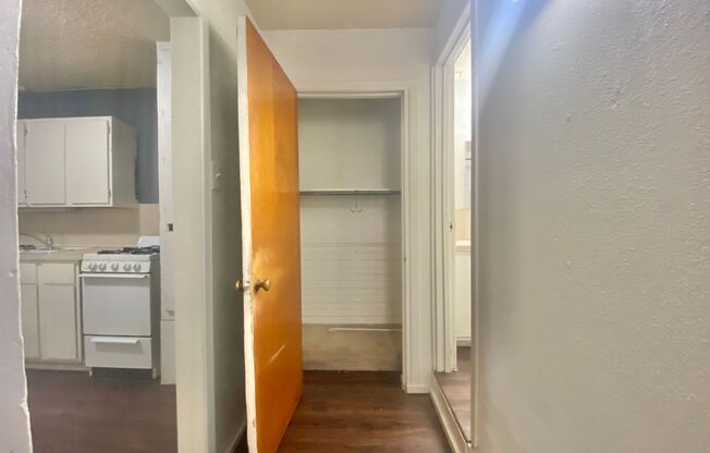 1 bed, 1 bath, 450 sqft, $600, Unit Back